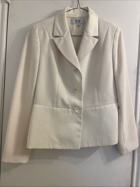 Le Suit Women's Cream Structured Three-Button Blazer